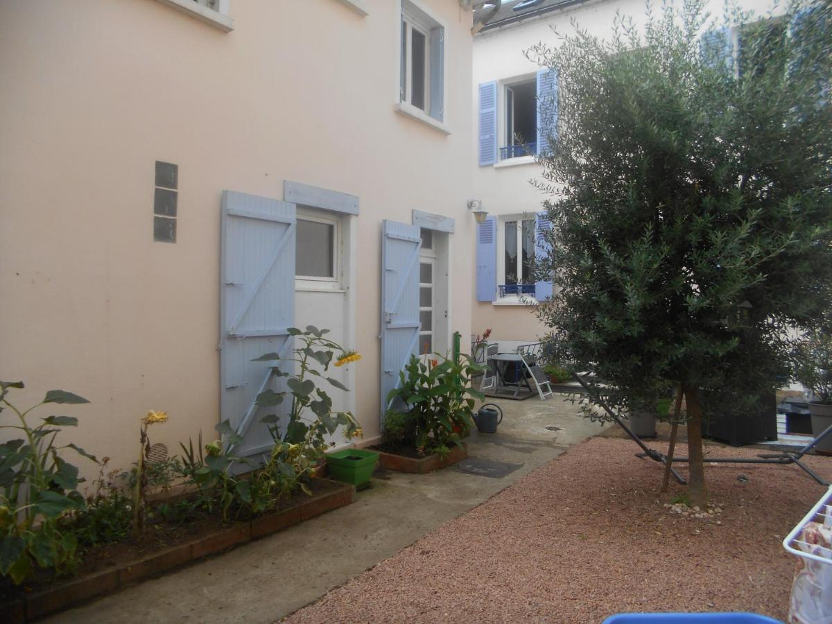 Appartamento Maison Bleue Vichy Esterno foto